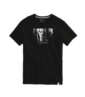 Camiseta Survenir Capirote Negro
